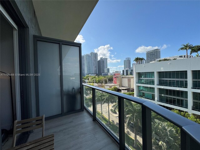 121 NE 34th St Unit L601, Miami, FL 33137 - view of exercise room