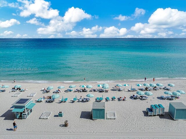 6801 Collins Ave Unit 604, Miami Beach, FL 33141 - bird's eye view of expansive beach