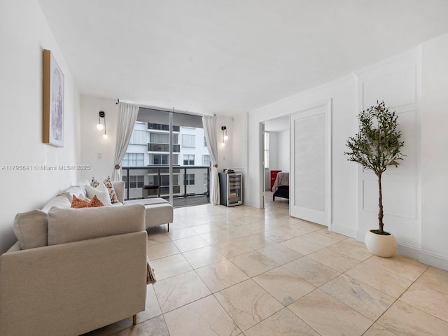 6039 Collins Ave Unit 1015, Miami Beach, FL 33140 - view of living room