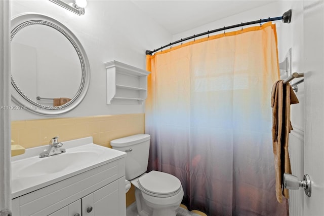 5803 NW 84th Ave, Tamarac, FL 33321 - bathroom featuring a shower with curtain, tile walls, wainscoting, vanity, and toilet