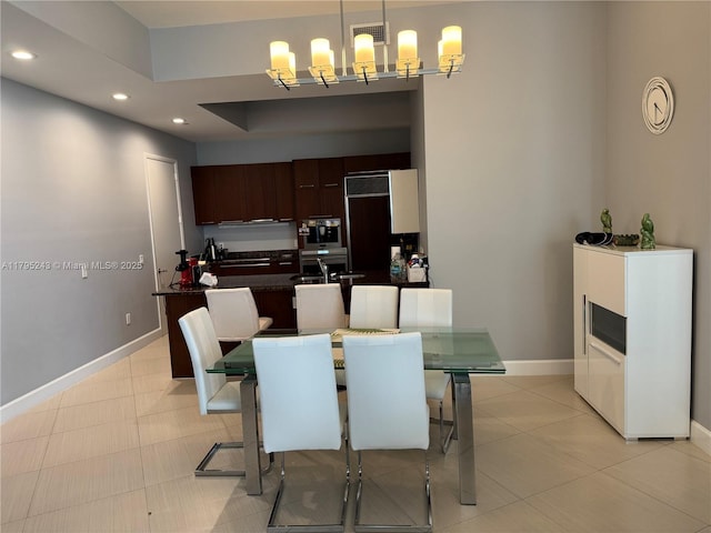 dining space featuring visible vents, recessed lighting, baseboards, and a chandelier