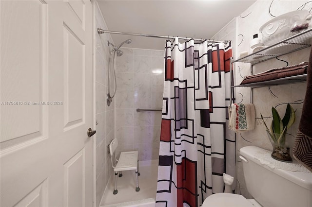 full bathroom with a shower with shower curtain and toilet