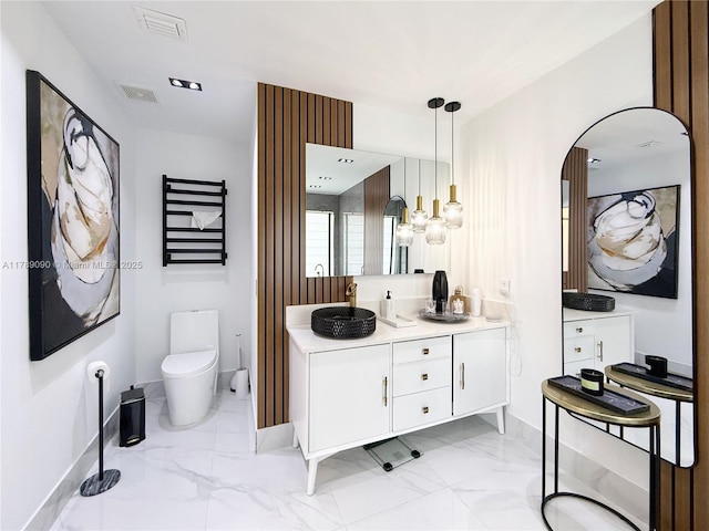 full bathroom featuring baseboards, visible vents, and marble finish floor