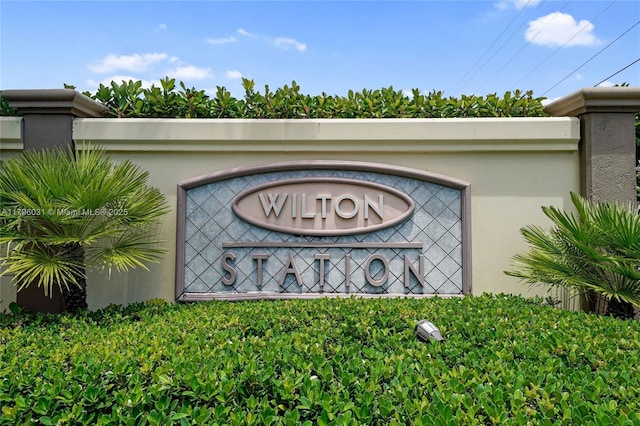 view of community / neighborhood sign