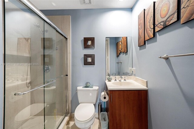 2633 NE 14th Ave Unit 110, Wilton Manors, FL 33334 - living room with stairway