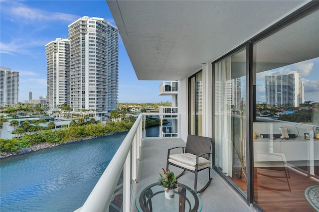 20505 E Country Club Dr Unit 732, Aventura, FL 33180 - balcony featuring a water view and a view of city