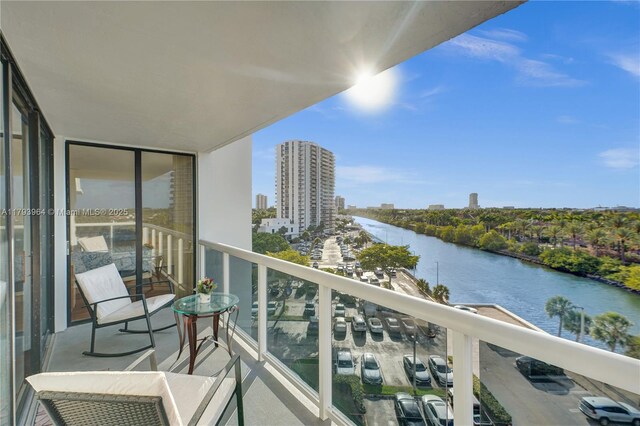 20505 E Country Club Dr Unit 732, Aventura, FL 33180 - balcony featuring a water view and a city view