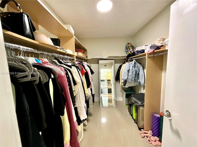 view of spacious closet