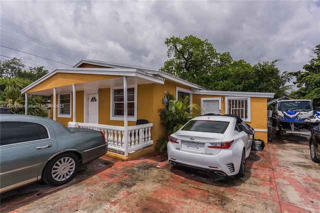 view of front of home with covered porch