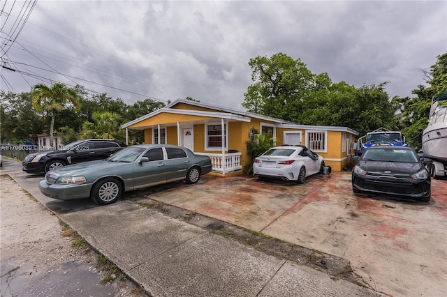 bungalow-style home with covered porch