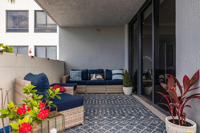 balcony featuring an outdoor hangout area