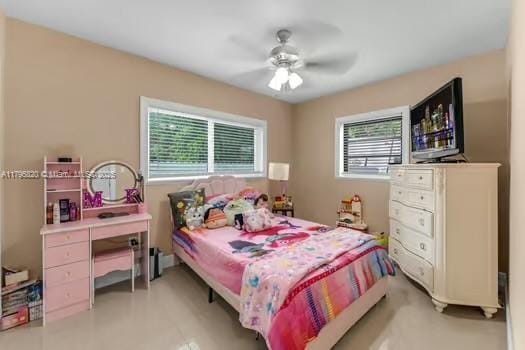 bedroom with ceiling fan