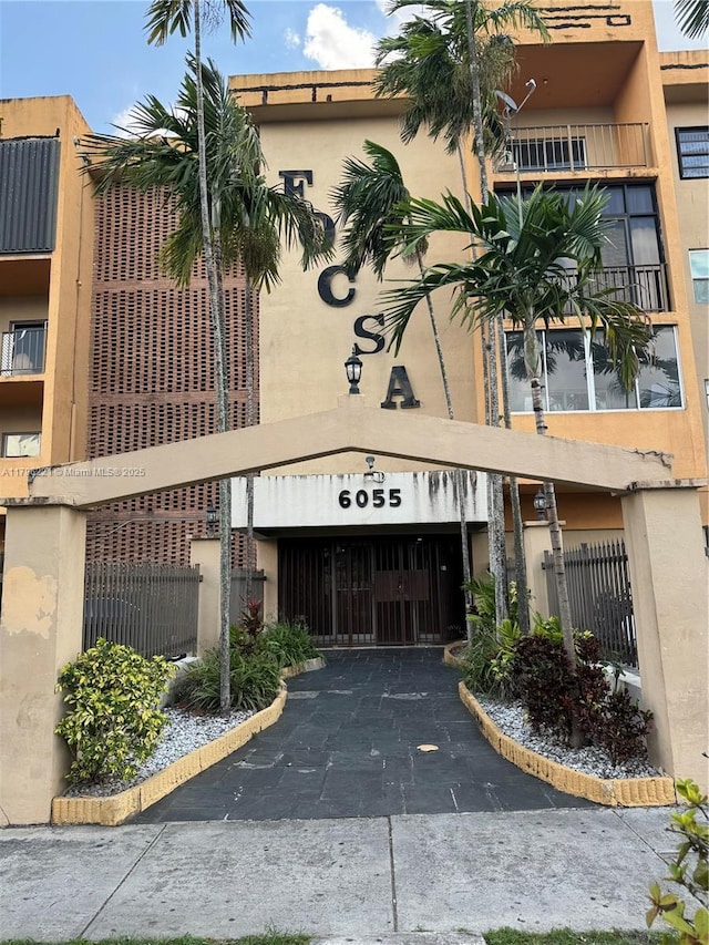 6055 W 19th Ave Unit 417, Hialeah, FL 33012 - view of building exterior