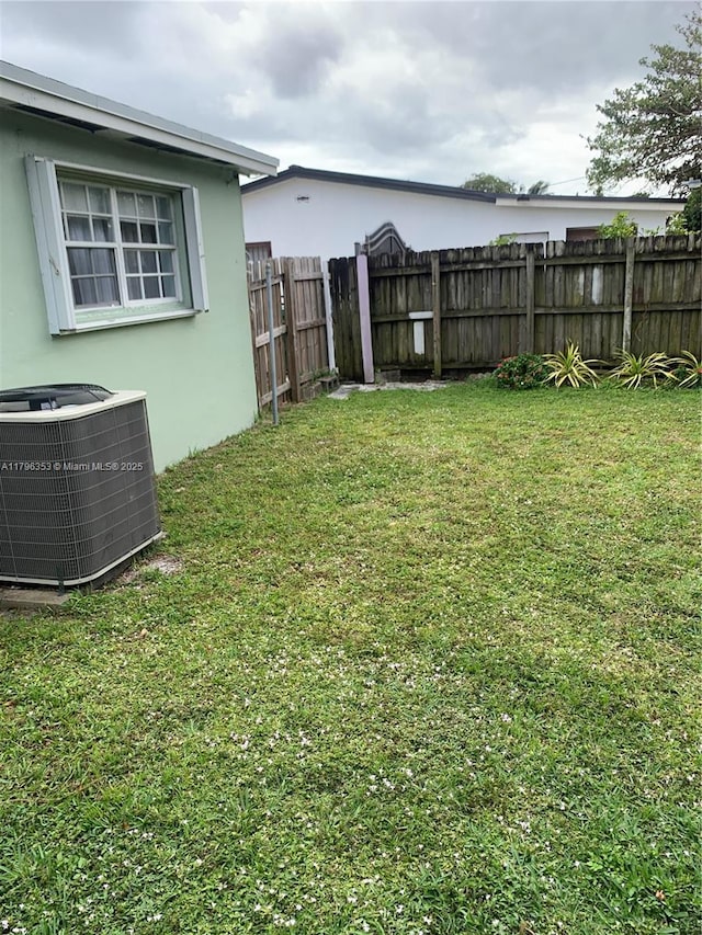17200 N Miami Ave, Miami, FL 33169 - view of yard with cooling unit and fence
