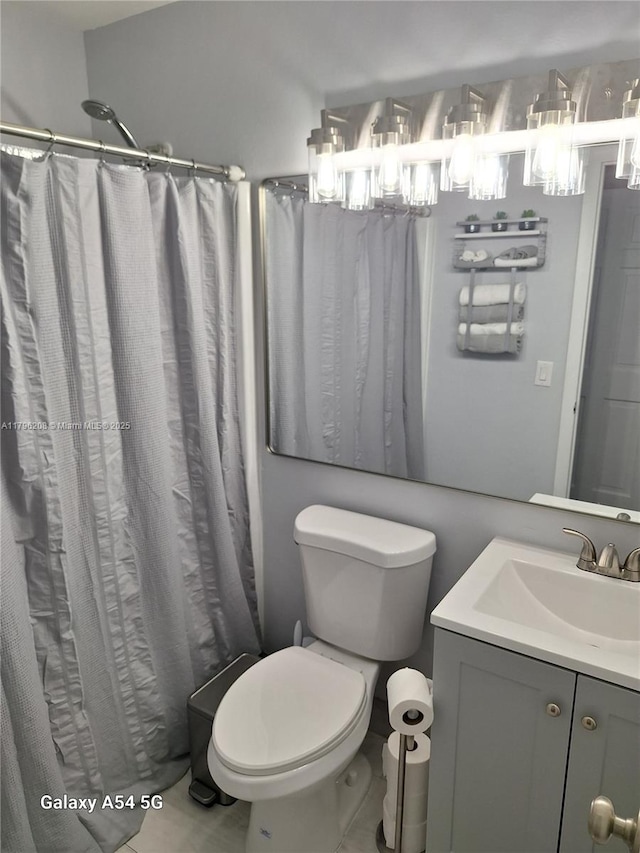 423 SW 80th Ave, North Lauderdale, FL 33068 - bathroom with a chandelier, toilet, vanity, and a shower with shower curtain