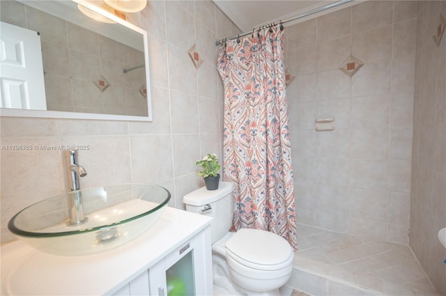 717 E River Dr, Margate, FL 33063 - bathroom with tile walls, toilet, tiled shower, and vanity