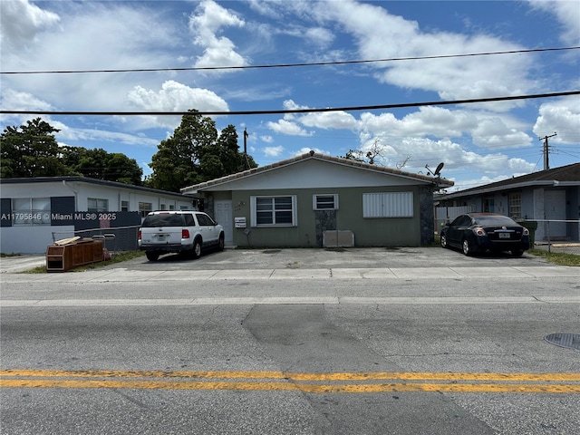 view of front of property