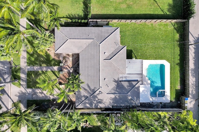 1438 Harrison St, Hollywood, FL 33020 - aerial view of a pool area