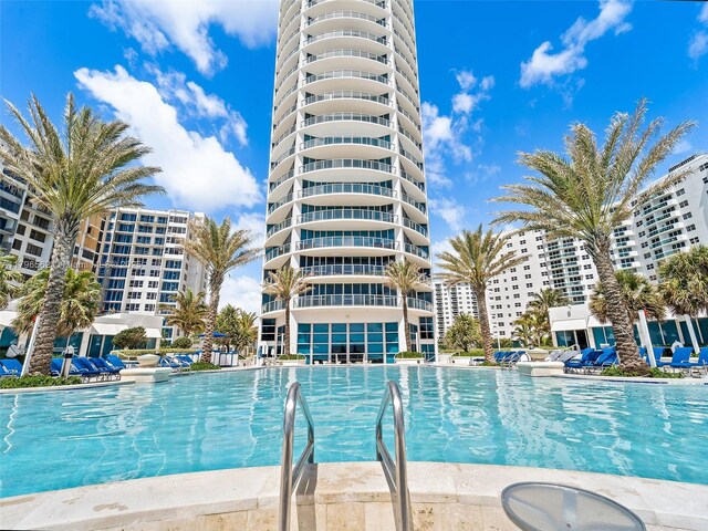 3101 S Ocean Dr Unit 2905, Hollywood, FL 33019 - view of community pool