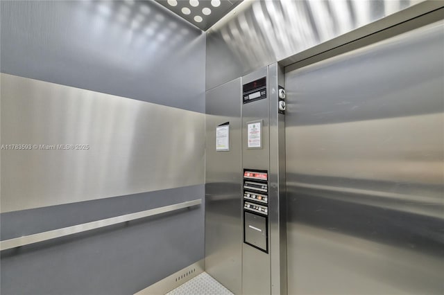 room details with elevator