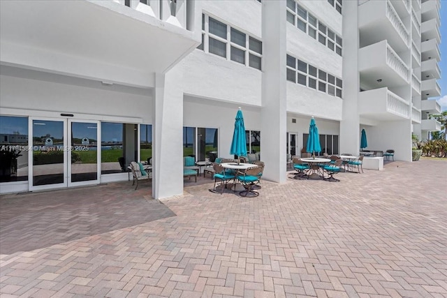2100 S Ocean Dr Unit 10E, Fort Lauderdale, FL 33316 - view of patio featuring outdoor dining area