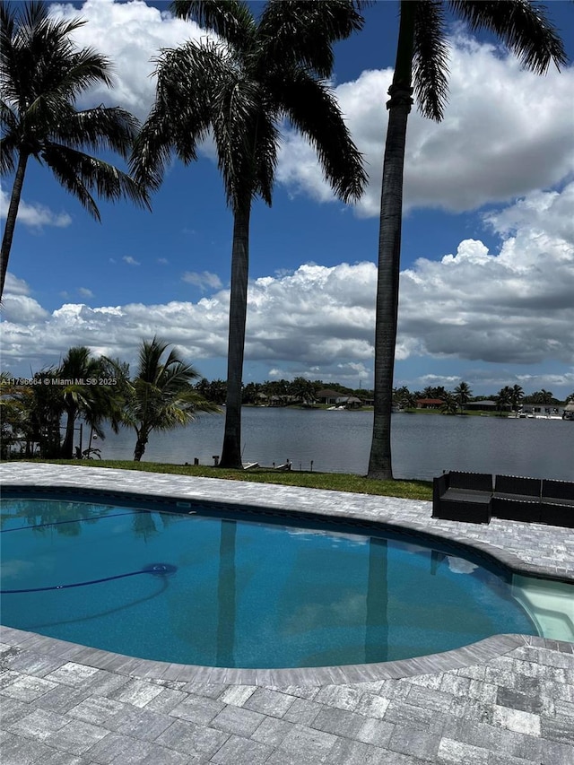 17931 NW 85th Ave, Hialeah, FL 33015 - swimming pool with a water view