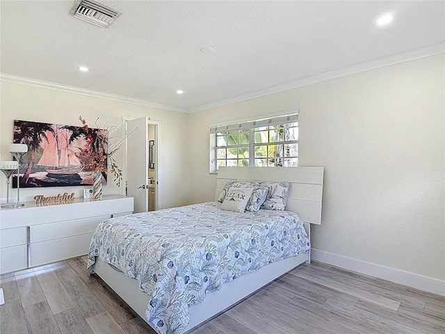 17931 NW 85th Ave, Hialeah, FL 33015 - bedroom featuring wood finished floors, ornamental molding, and recessed lighting