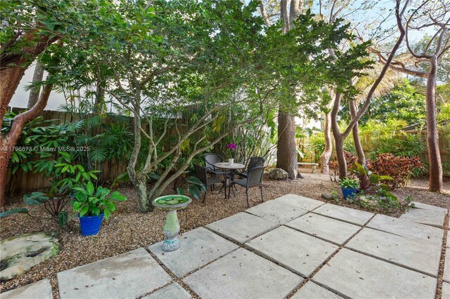 9033 SW 78th Pl, Miami, FL 33156 - view of patio with a fenced backyard