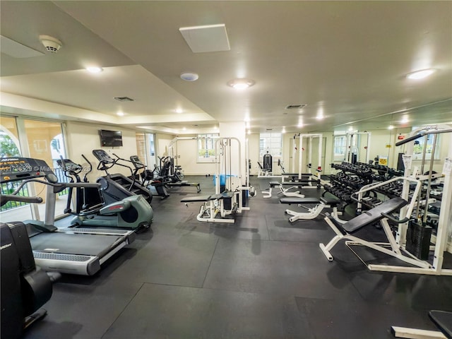 520 SE 5th Ave Unit 3302, Fort Lauderdale, FL 33301 - exercise room with visible vents