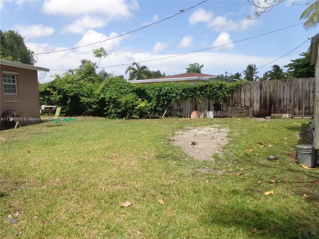 view of yard featuring fence