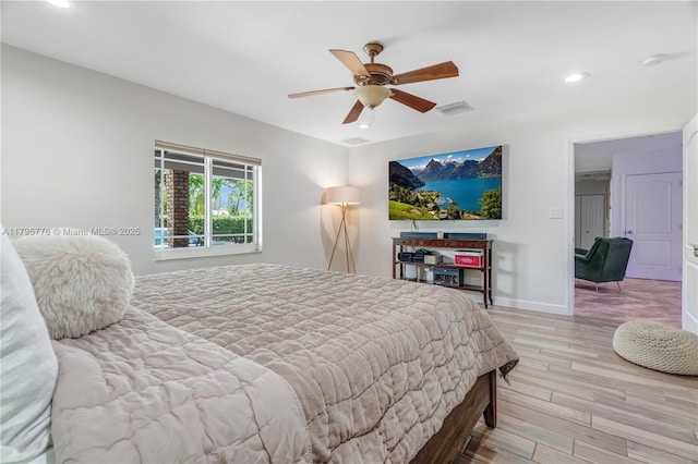 bedroom with light wood-style flooring, visible vents, baseboards, ceiling fan, and recessed lighting