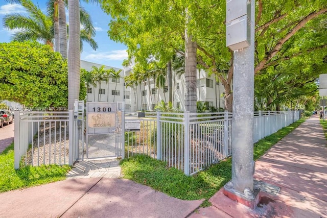 1300 Pennsylvania Ave Unit 104, Miami Beach, FL 33139 - exterior space with fence