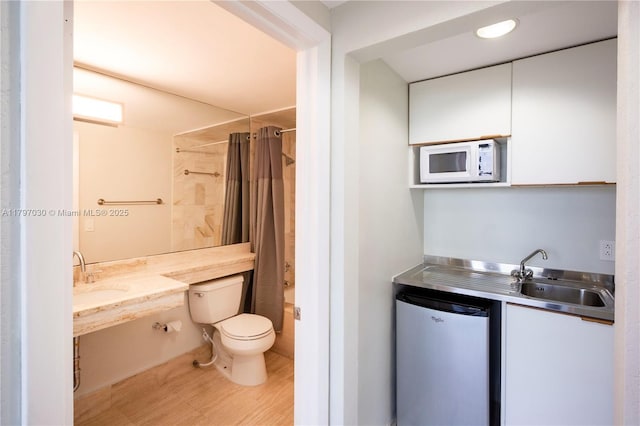 700 Biltmore Way Unit 1016, Coral Gables, FL 33134 - full bath with toilet and a sink