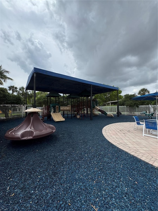 16724 NW 8th St, Pembroke Pines, FL 33028 - exterior space featuring playground community and fence