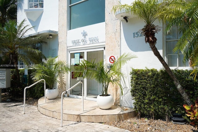 1526 Pennsylvania Ave Unit 20, Miami Beach, FL 33139 - entrance to property with stucco siding