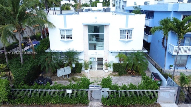 1526 Pennsylvania Ave Unit 20, Miami Beach, FL 33139 - view of building exterior with a fenced front yard