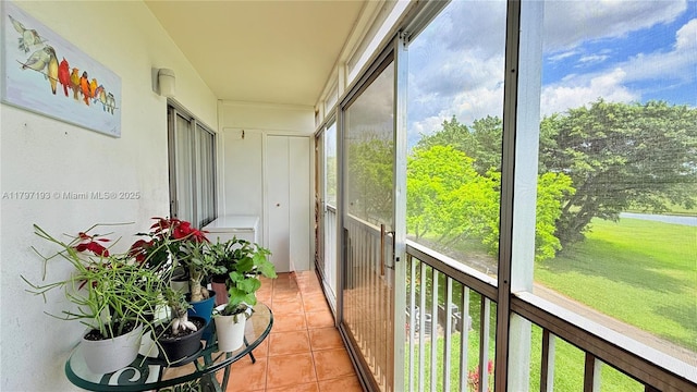 view of sunroom / solarium