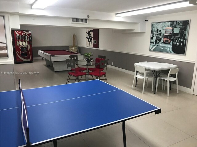 100 Lincoln Rd Unit 1209, Miami Beach, FL 33139 - recreation room featuring billiards, baseboards, and visible vents