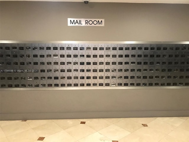 100 Lincoln Rd Unit 1209, Miami Beach, FL 33139 - room details featuring mail area