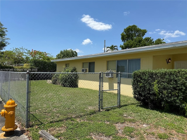 9300 SW 52nd Ter, Miami, FL 33165 - view of yard with a gate