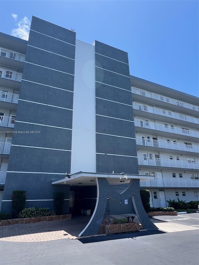 619 NE 14th Ave Unit 507, Hallandale Beach, FL 33009 - view of building exterior