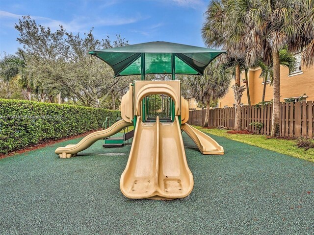 8706 Blaze Ct, Davie, FL 33328 - view of communal playground