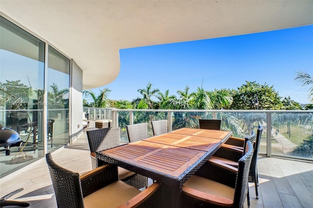 488 NE 18th St Unit 208, Miami, FL 33132 - view of wooden terrace