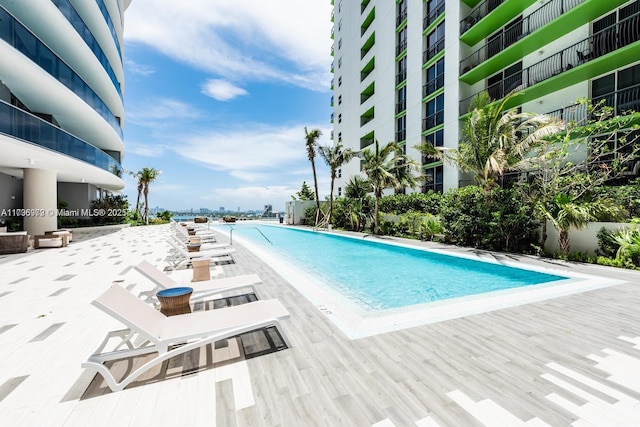 488 NE 18th St Unit 208, Miami, FL 33132 - view of community pool