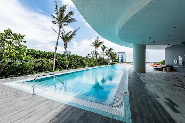 488 NE 18th St Unit 208, Miami, FL 33132 - view of community pool