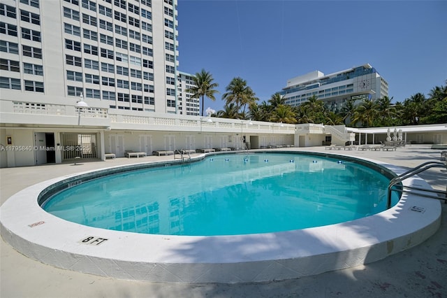 2899 Collins Ave Unit 1738, Miami Beach, FL 33140 - view of community pool