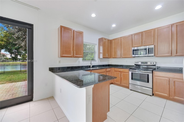 704 NE 193rd St, Miami, FL 33179 - photo 4