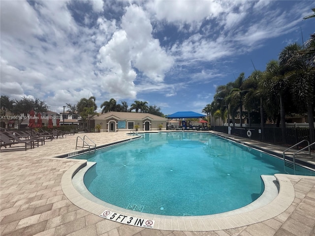 704 NE 193rd St, Miami, FL 33179 - photo 20