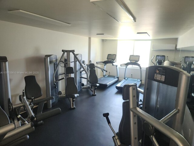 919 Hillcrest Dr Unit 611, Hollywood, FL 33021 - view of gym