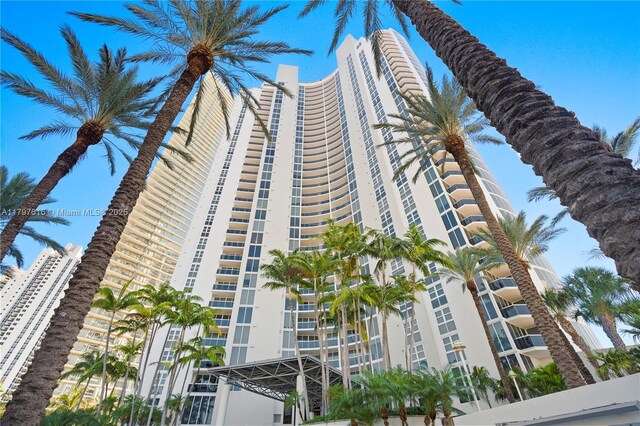 18911 Collins Ave Unit 3307, Sunny Isles Beach, FL 33160 - view of apartment building / complex